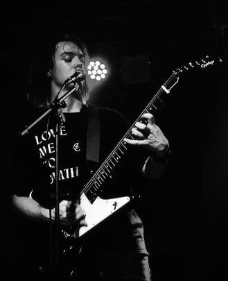 Guitar Teacher Logan 