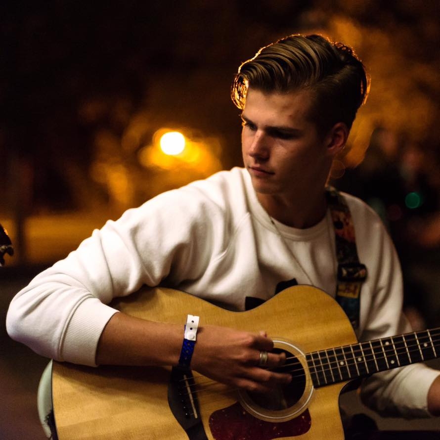 Guitar Teacher, Bass Guitar Teacher, Singing Teacher, Keyboard + Piano Teacher Tom James
