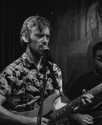 Guitar Teacher, Bass Guitar Teacher WALKER DESTROISMAISONS